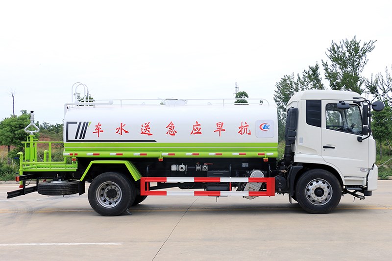 東風(fēng)天錦14噸灑水車(chē)