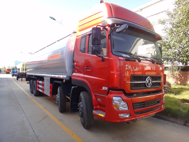 東風(fēng)天龍25噸油罐車