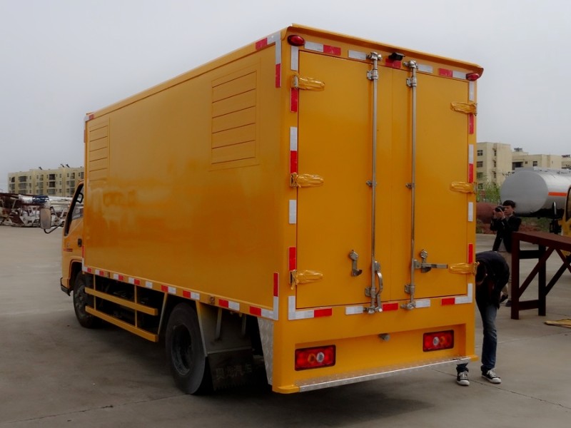 江鈴小型應(yīng)急發(fā)電車、電源車