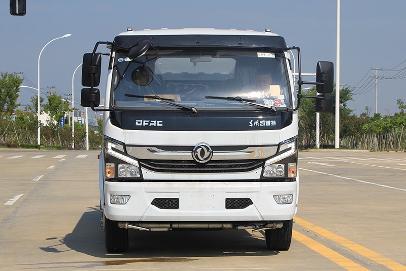 國(guó)六大多利卡 9噸 噴霧車