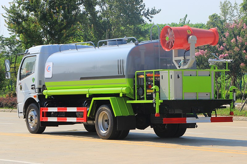 國(guó)六大多利卡 9噸 噴霧車