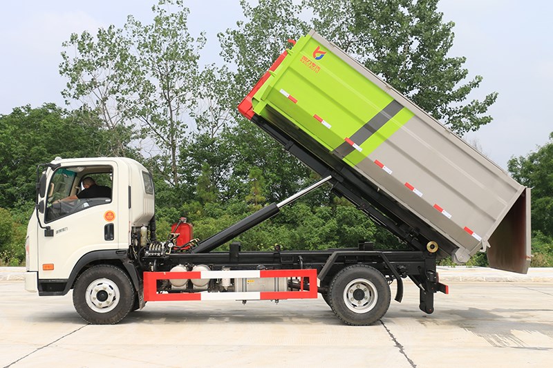 國六大運(yùn) 藍(lán)牌 6方 套臂垃圾車