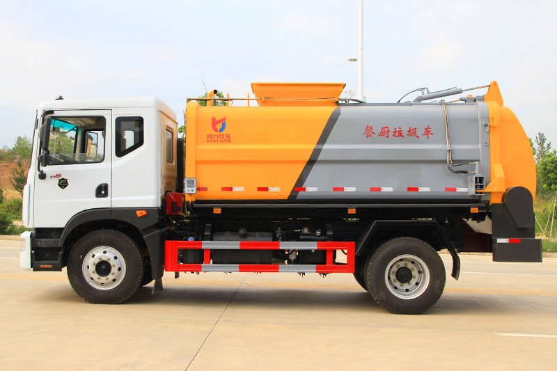 國六東風(fēng)D9 9.5方 餐廚廂式