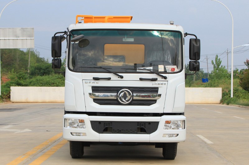 國六東風(fēng)D9 9.5方 餐廚廂式