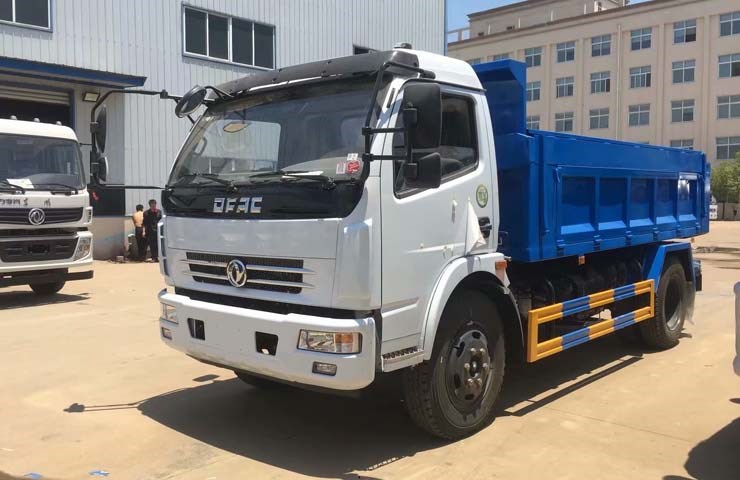 東風(fēng)D7多利卡6-8立方密封自卸式垃圾車(chē)