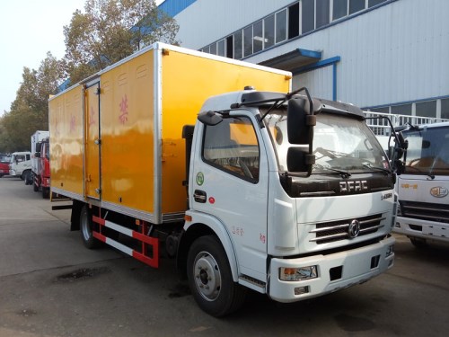 東風5米1(6.6噸)爆破器材車