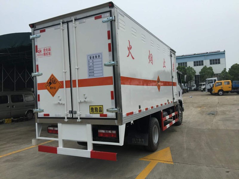 陜汽5米1(3.3噸)爆破器材車