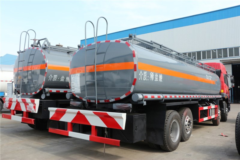 解放悍V CLW5314GFWC5腐蝕性物品罐式運輸車