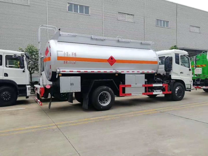 東風(fēng)天錦單橋15方甲醇罐式運(yùn)輸車