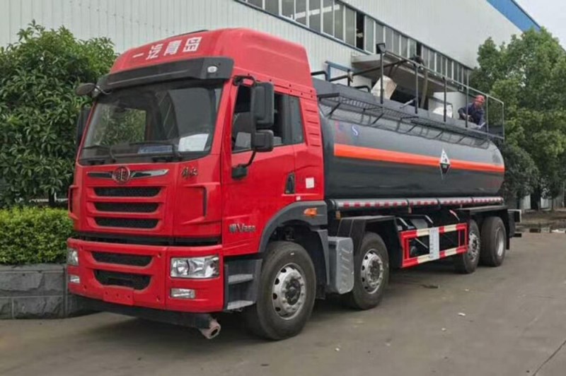 解放前四后六18.1方液堿(硫酸)運輸車