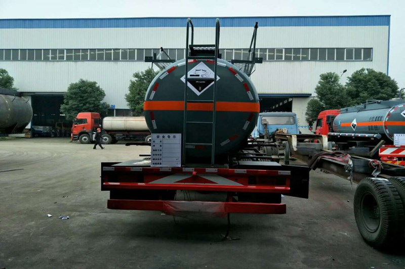 13.8方腐蝕性物品罐式運輸車