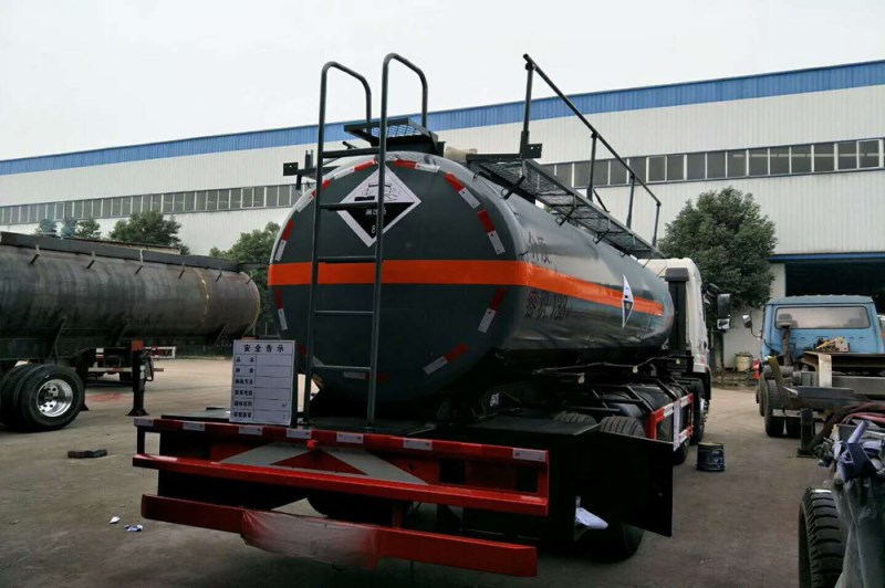 13.8方腐蝕性物品罐式運輸車